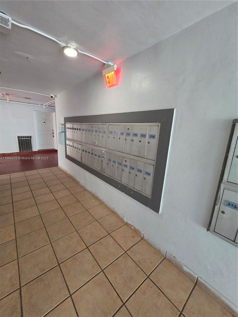 120 Royal Palm Rd, Unit 209, Hialeah Gardens, FL 33016 Photo