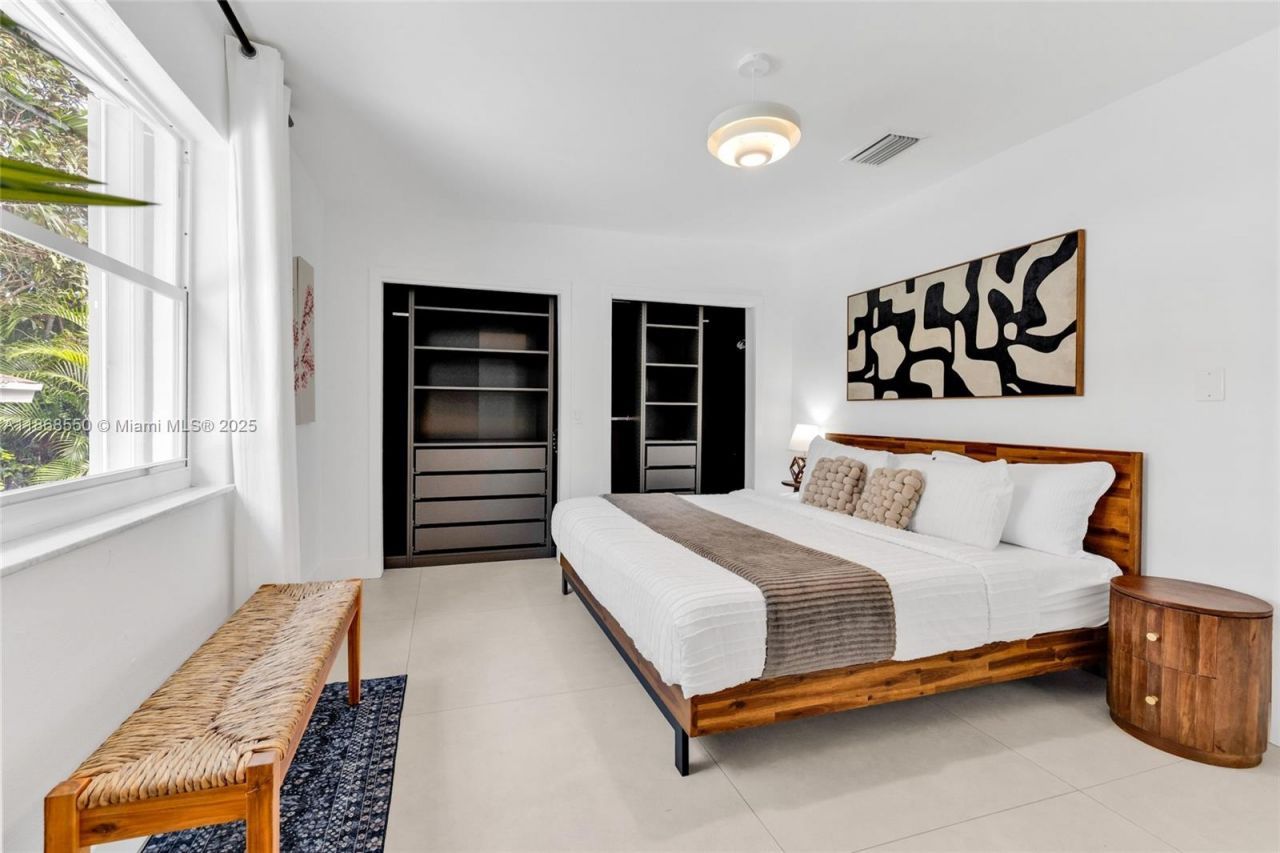 141 SW 23rd Rd, Miami, FL 33129 Photo