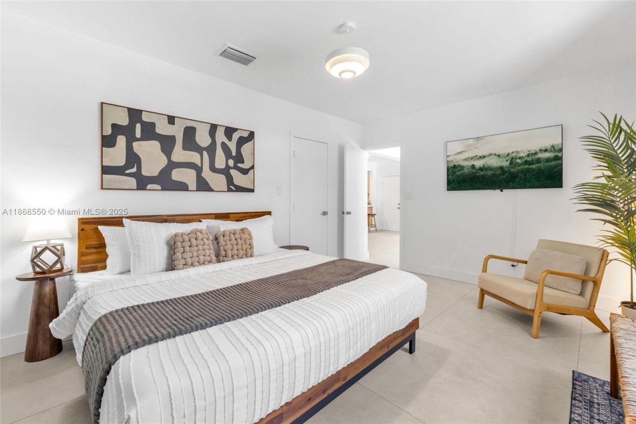 141 SW 23rd Rd, Miami, FL 33129 Photo