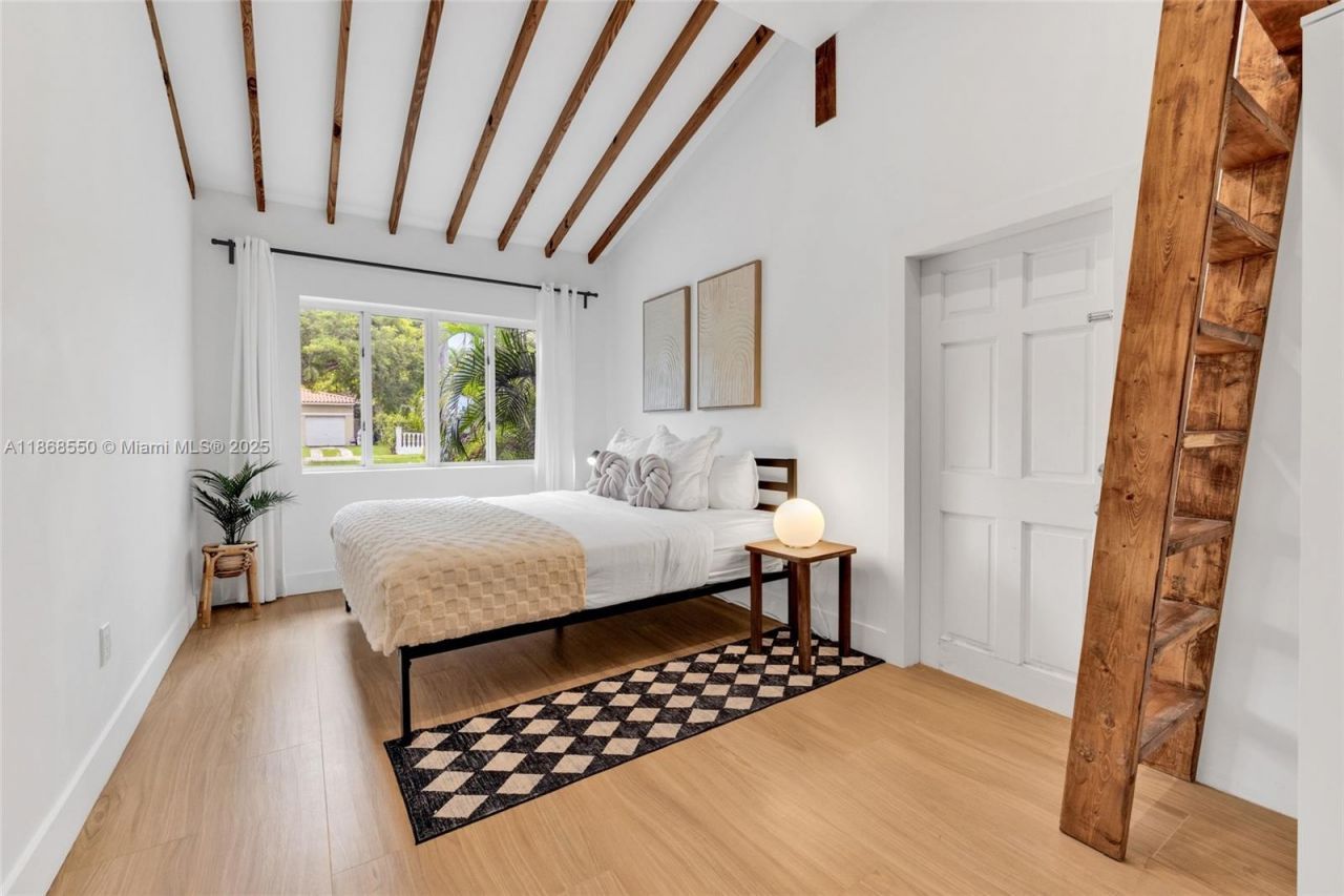 141 SW 23rd Rd, Miami, FL 33129 Photo