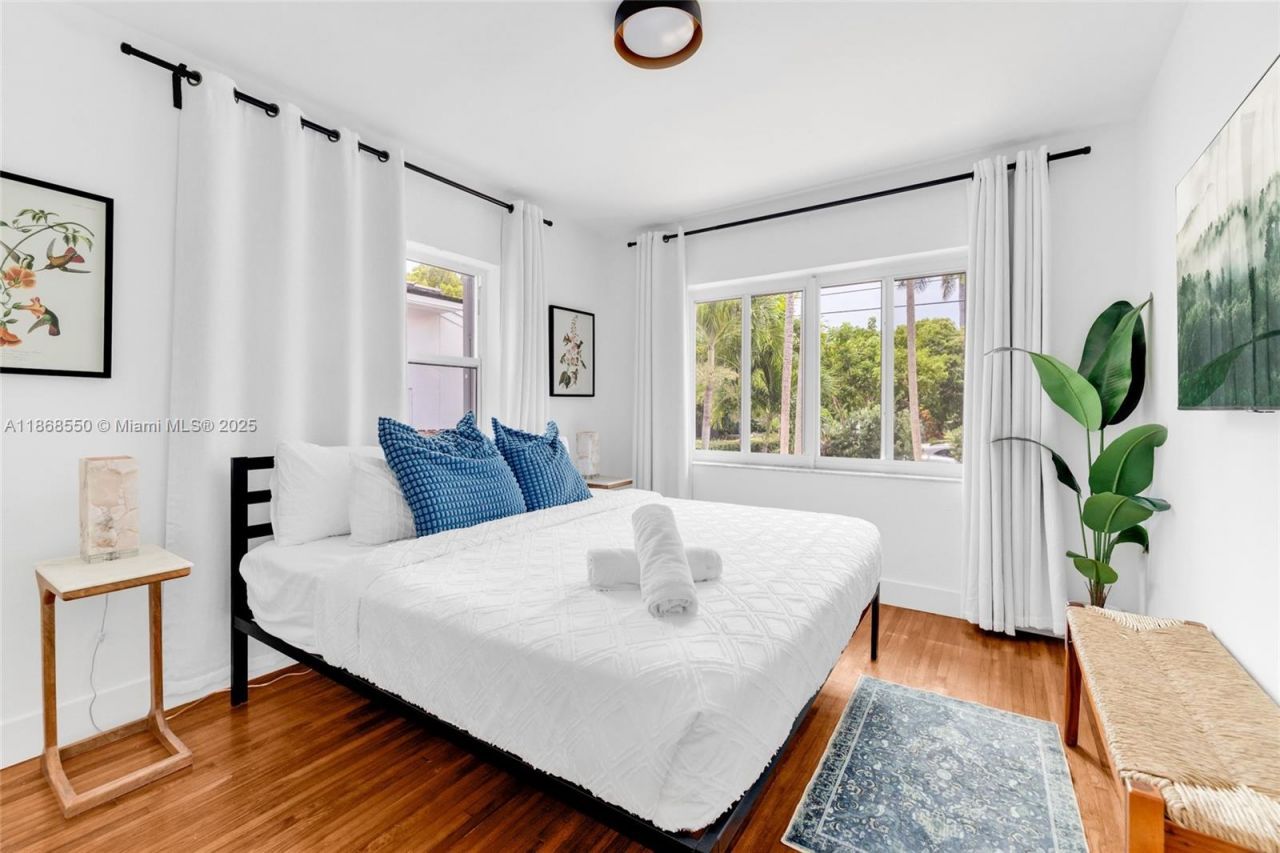 141 SW 23rd Rd, Miami, FL 33129 Photo