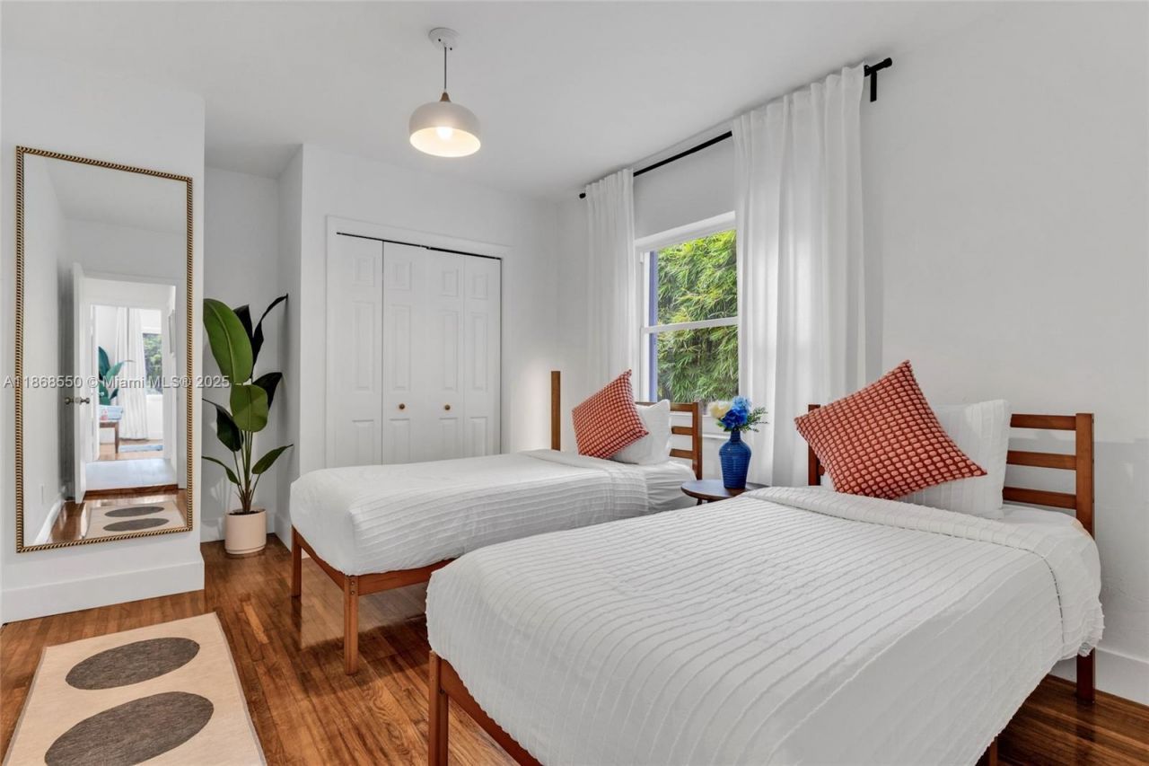 141 SW 23rd Rd, Miami, FL 33129 Photo