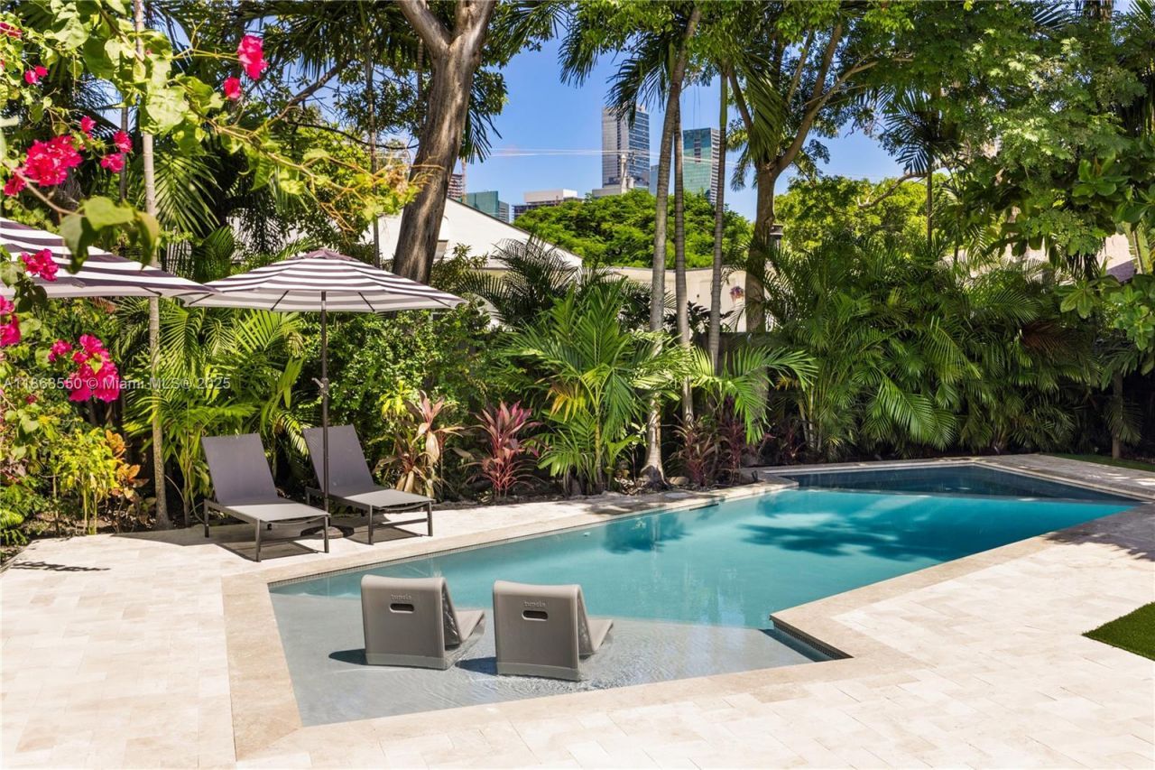 141 SW 23rd Rd, Miami, FL 33129 Photo