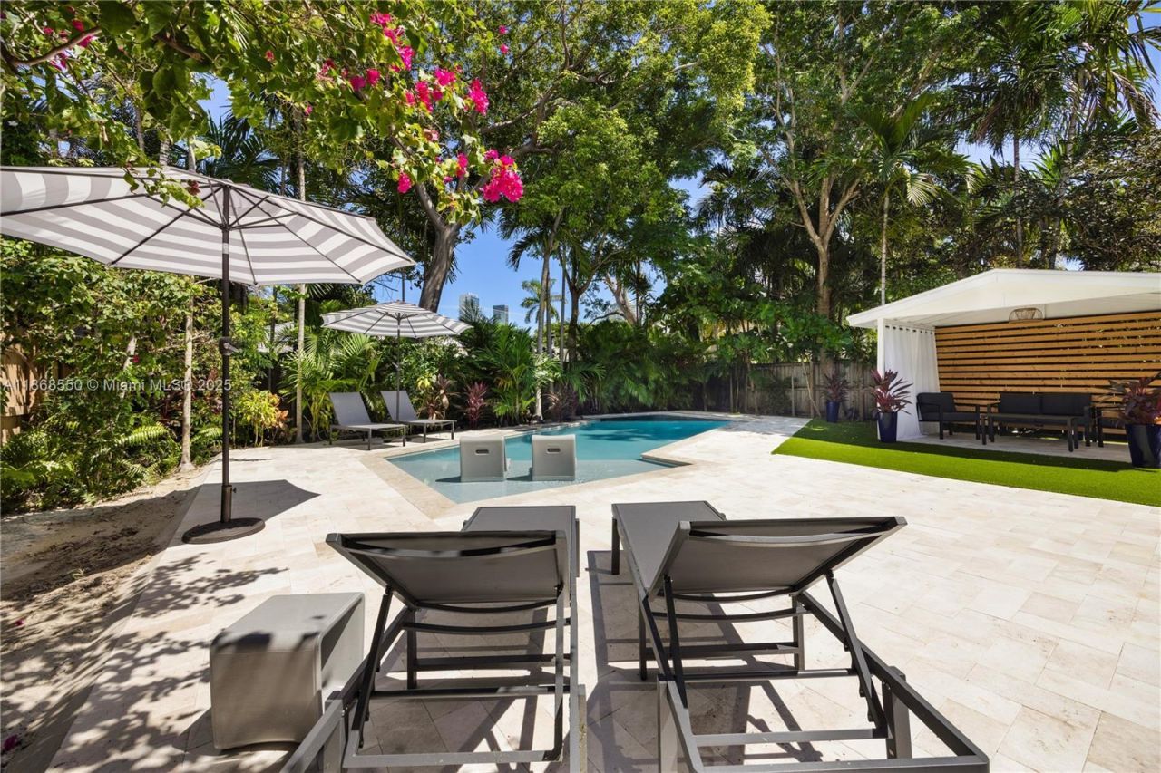 141 SW 23rd Rd, Miami, FL 33129 Photo