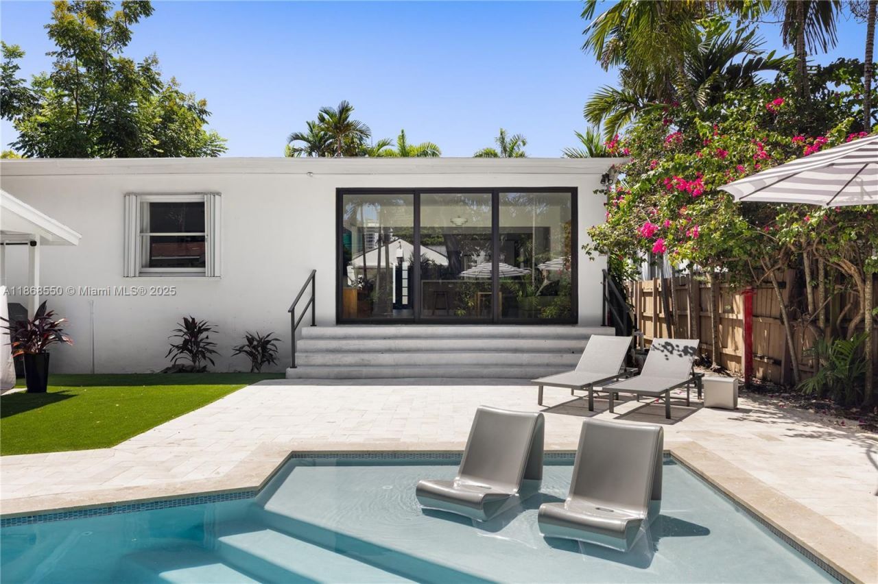 141 SW 23rd Rd, Miami, FL 33129 Photo