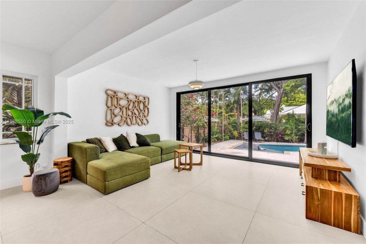 141 SW 23rd Rd, Miami, FL 33129 Photo