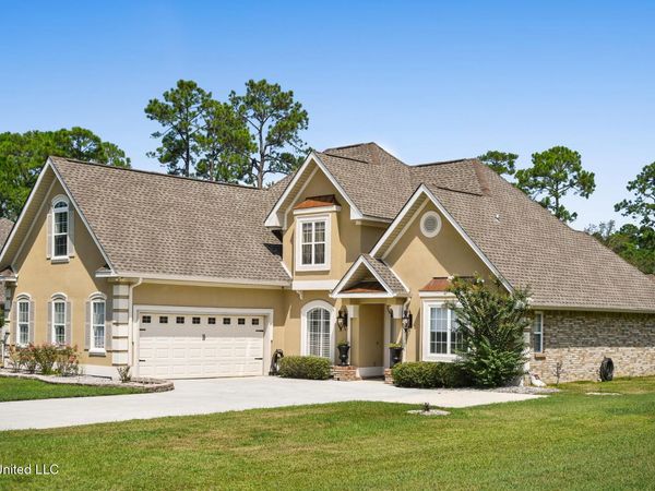 7555 Mahalo Hui Drive, Diamondhead, MS 39525