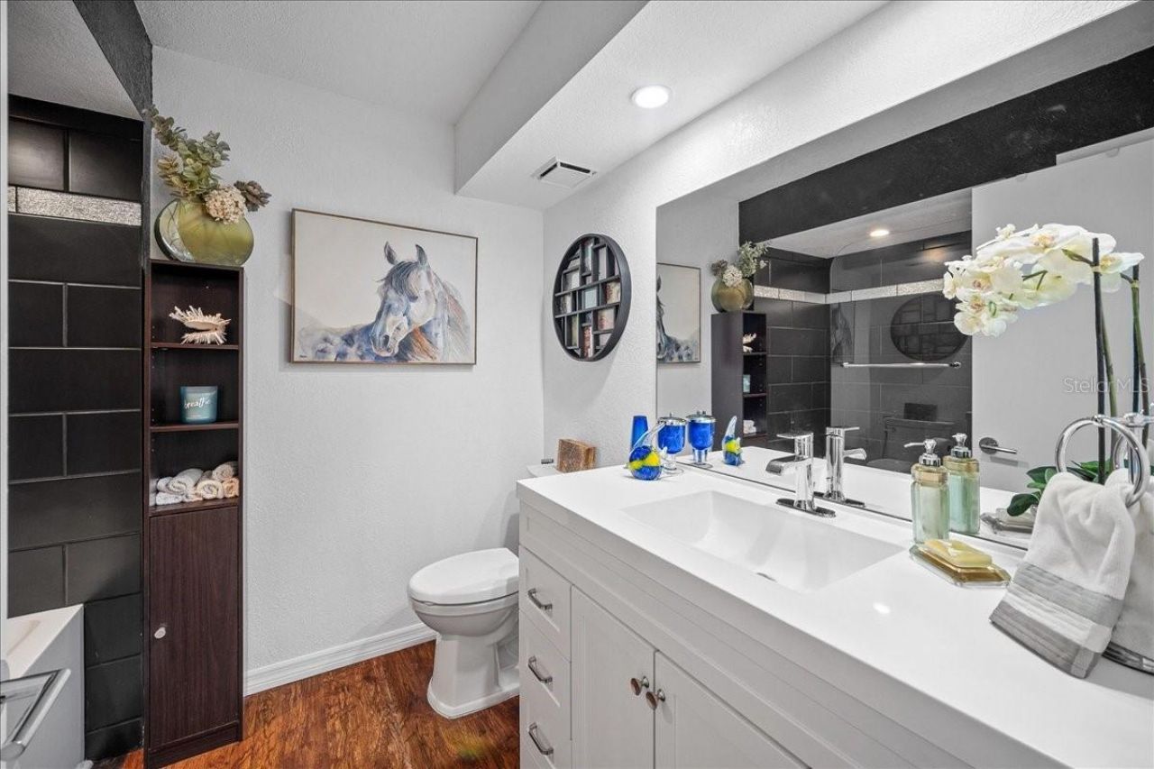 1120 N Shore Drive Ne, Unit 802, Saint Petersburg, FL 33701 Photo