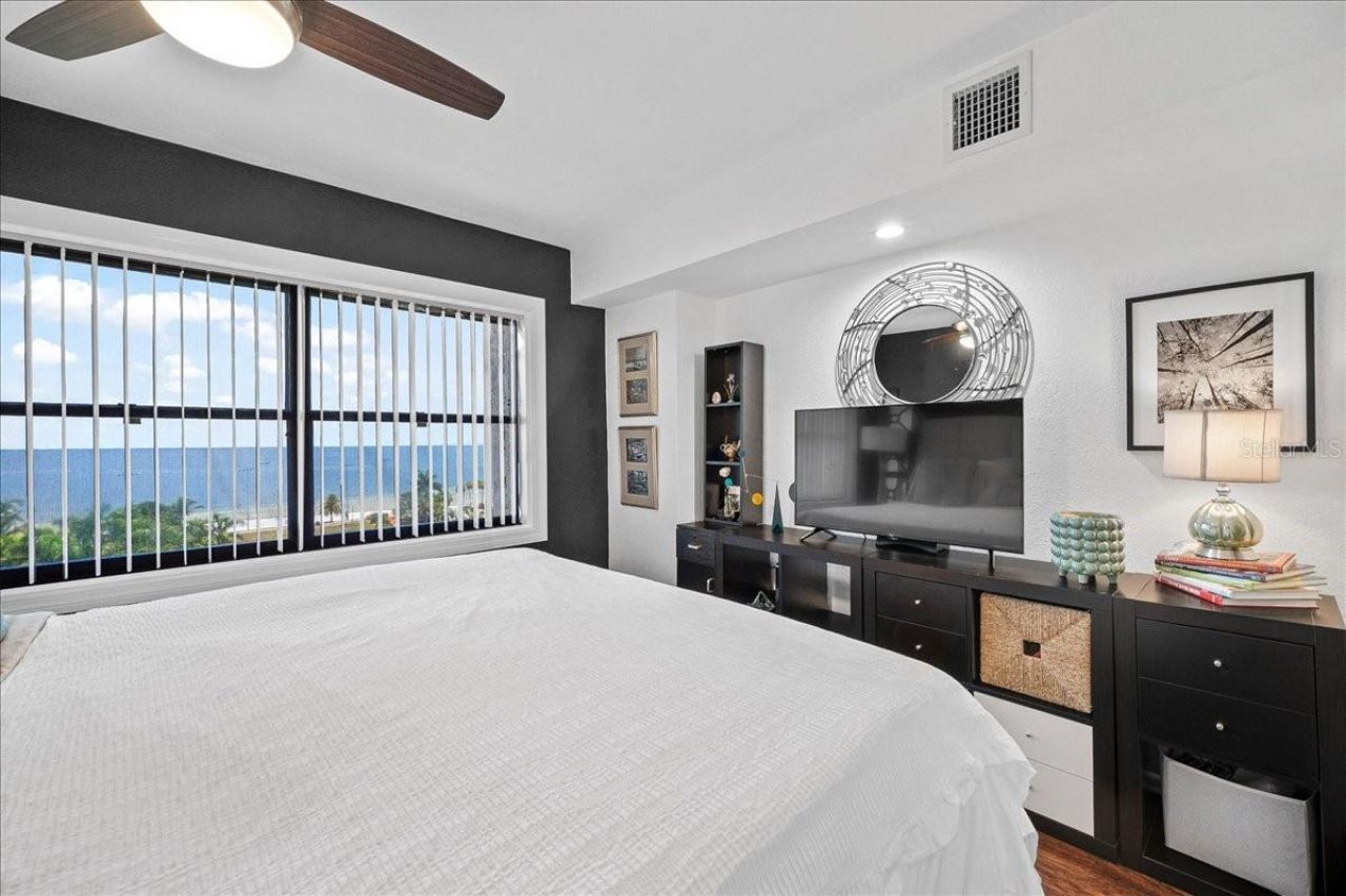 1120 N Shore Drive Ne, Unit 802, Saint Petersburg, FL 33701 Photo