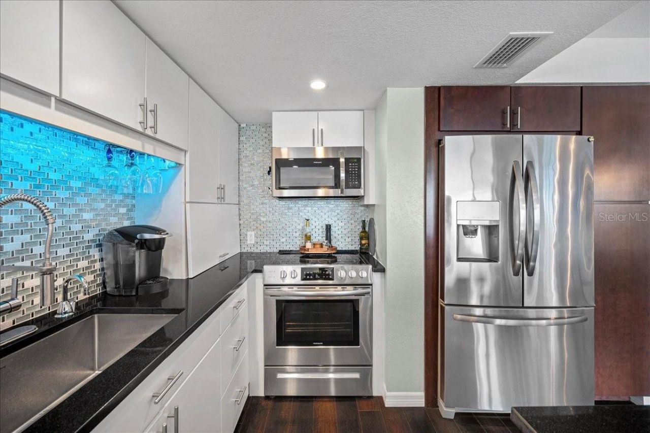 1120 N Shore Drive Ne, Unit 802, Saint Petersburg, FL 33701 Photo