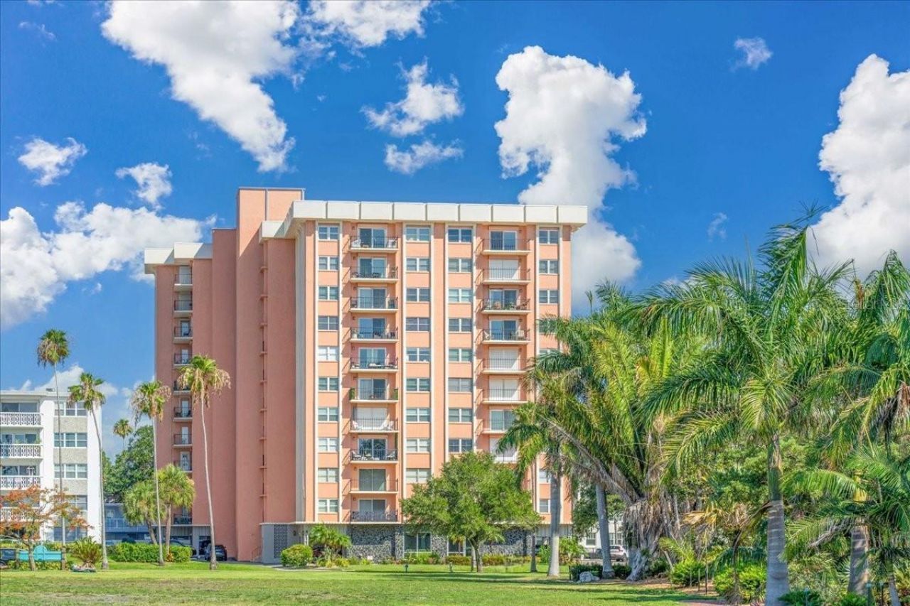 1120 N Shore Drive Ne, Unit 802, Saint Petersburg, FL 33701 Photo