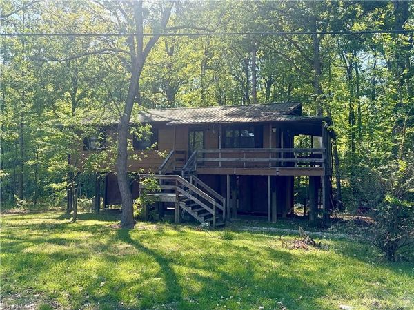 217 Lakeview Drive E, Thomasville, NC 27360