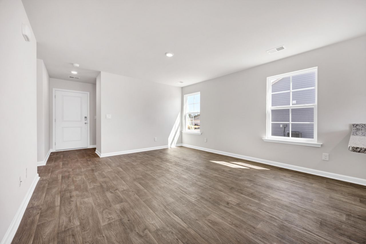 139 Sprocket Road Photo 13