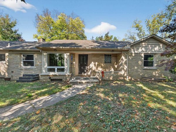 1626 Laurel Crest, Madison, WI 53705