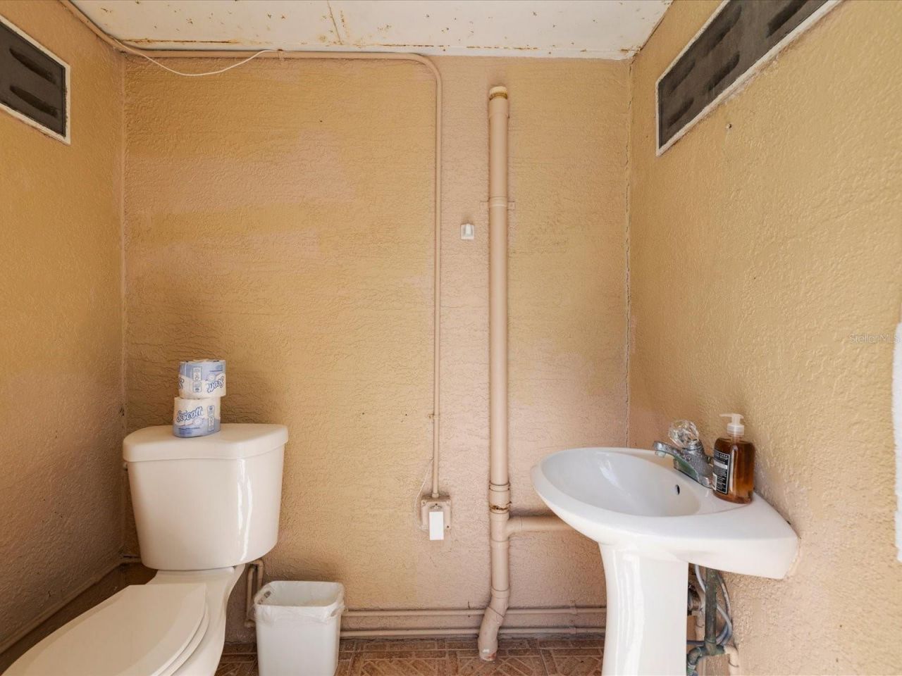 13734 76th Avenue, Seminole, FL 33776 Photo
