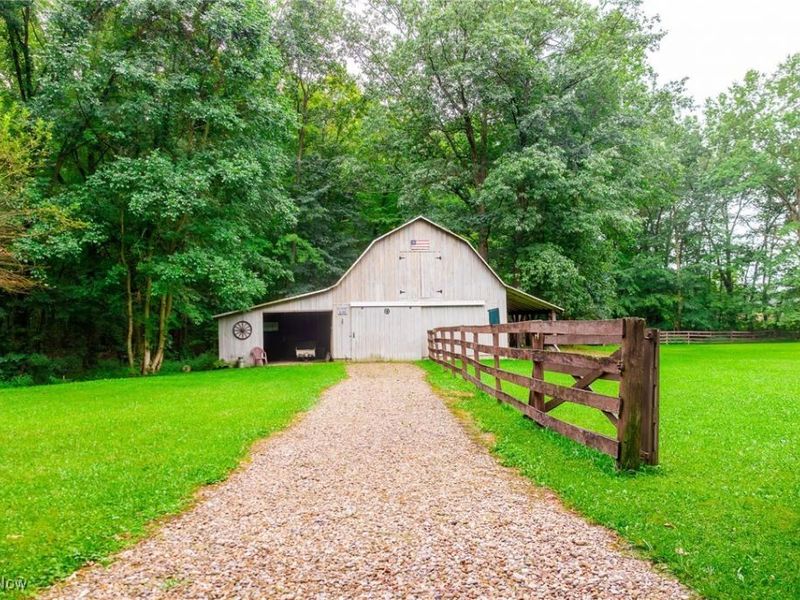 327 Township Road 350, Sullivan, OH 44880 Photo 11