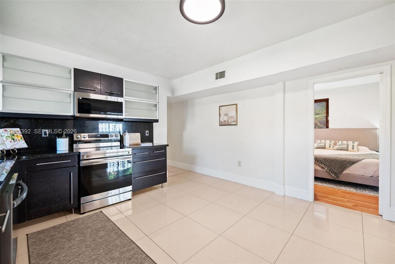 944 SW 10th Ave, Miami, FL 33130 Photo