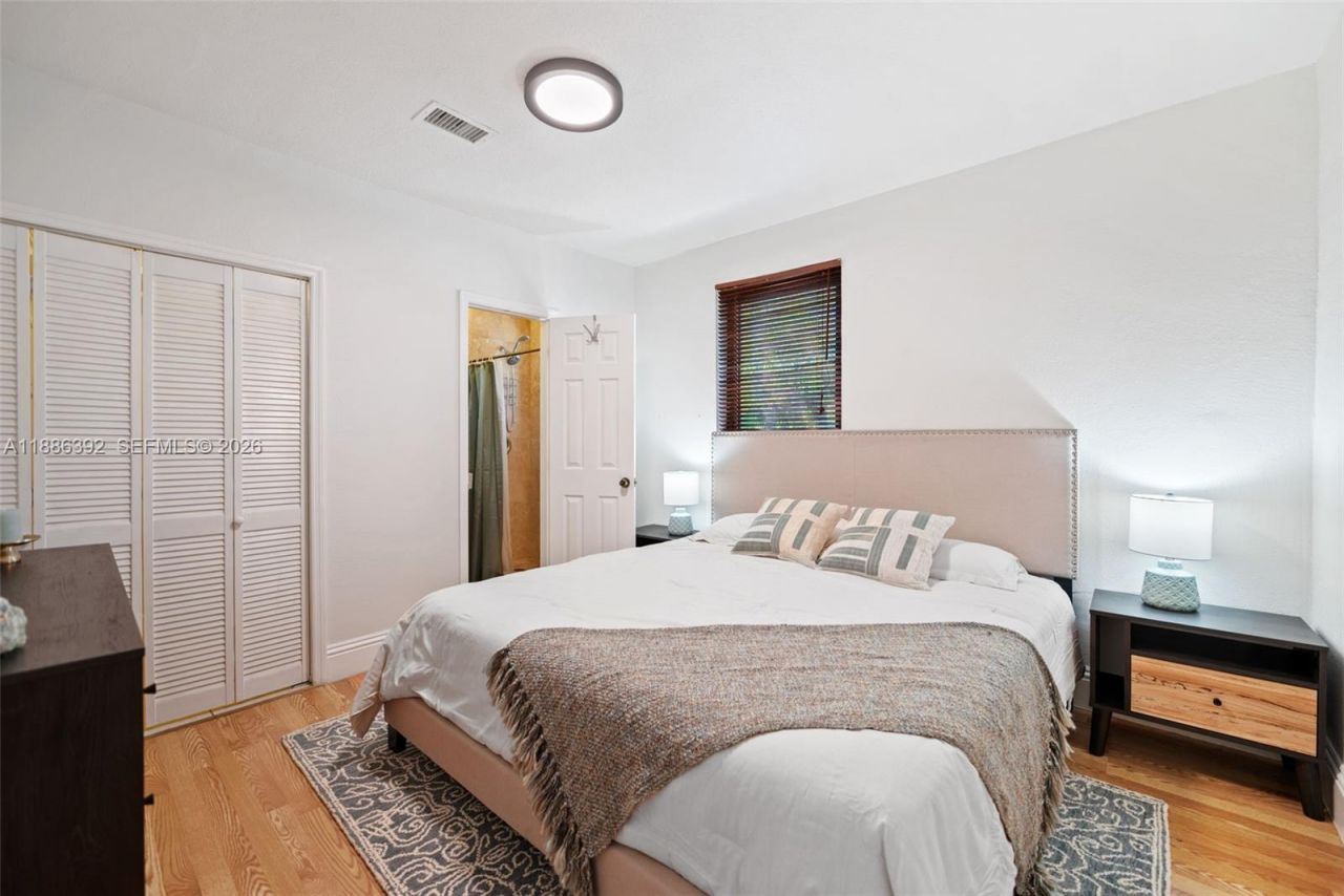 944 SW 10th Ave, Miami, FL 33130 Photo