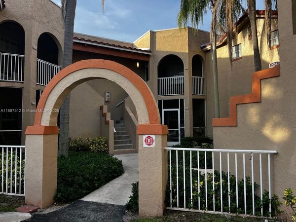8842 SW 3rd St, Unit 105, Pembroke Pines, FL 33025