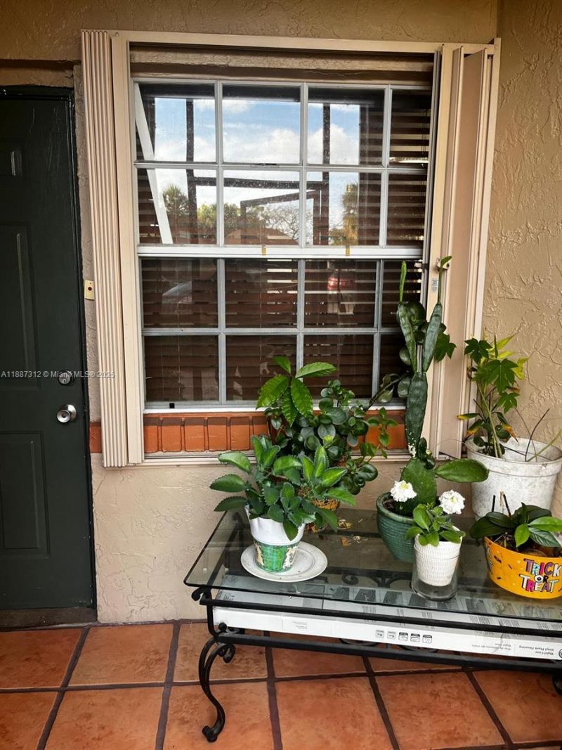 8842 SW 3rd St, Unit 105, Pembroke Pines, FL 33025 Photo