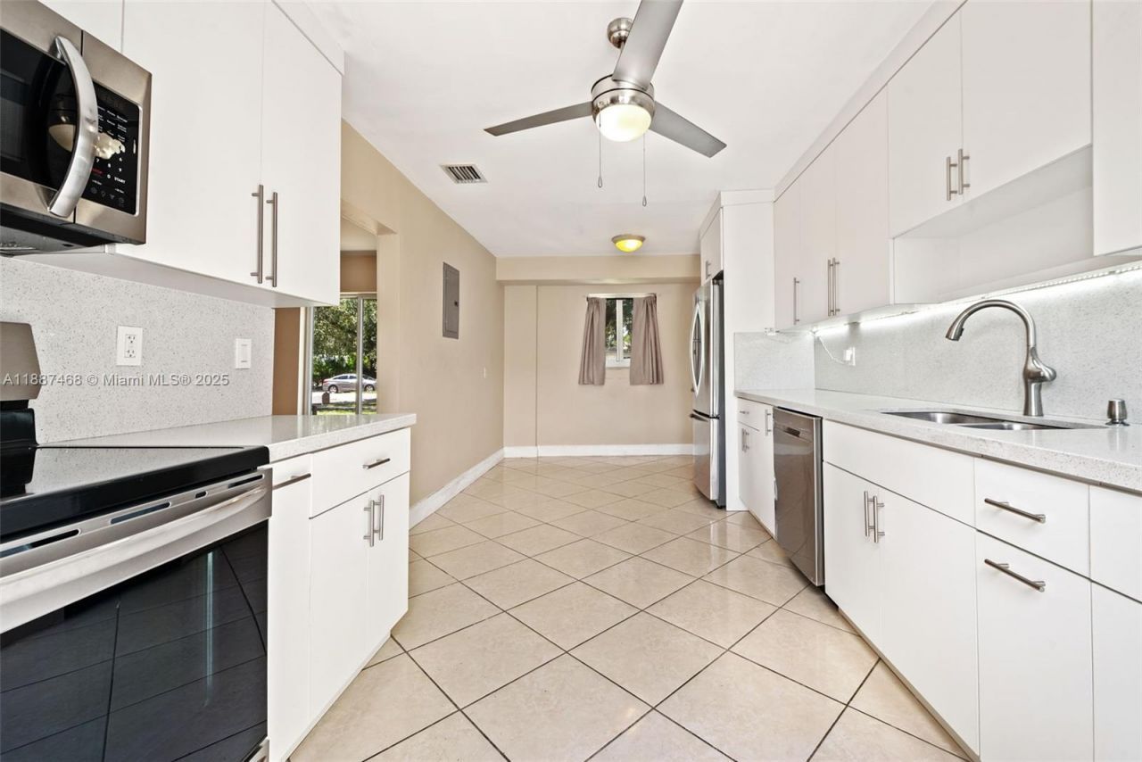 573 Palmetto Dr, Miami Springs, FL 33166 Photo