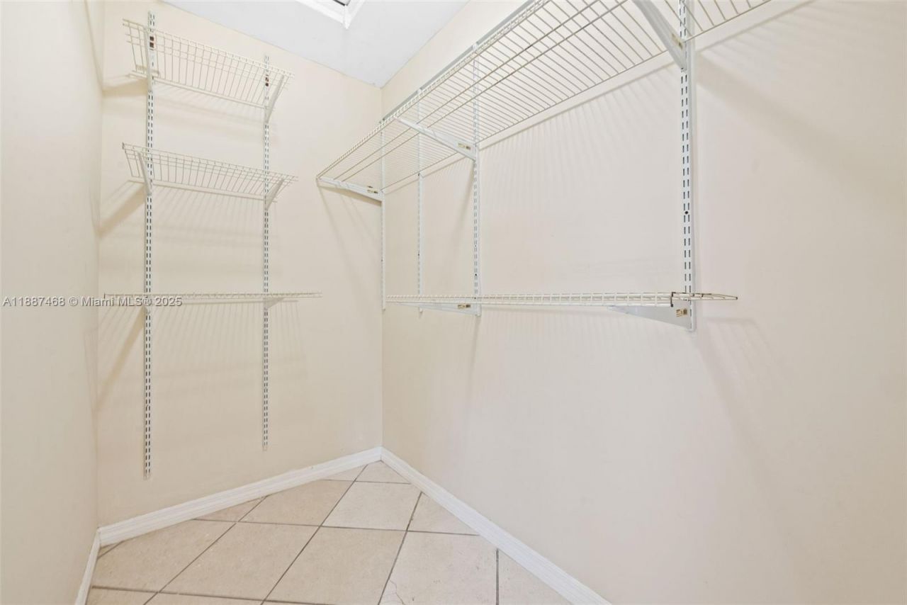 573 Palmetto Dr, Miami Springs, FL 33166 Photo