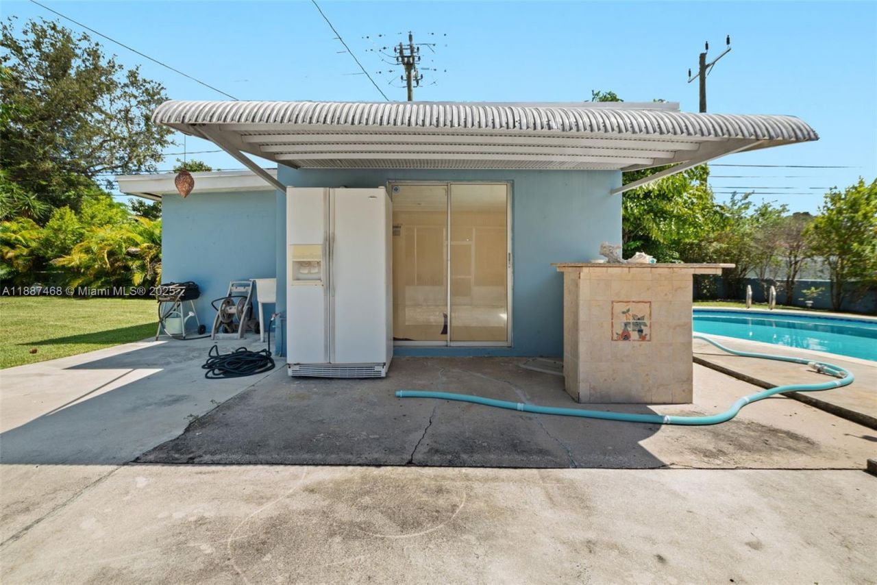 573 Palmetto Dr, Miami Springs, FL 33166 Photo