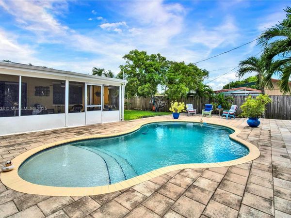 18690 Belview Dr, Cutler Bay, FL 33157