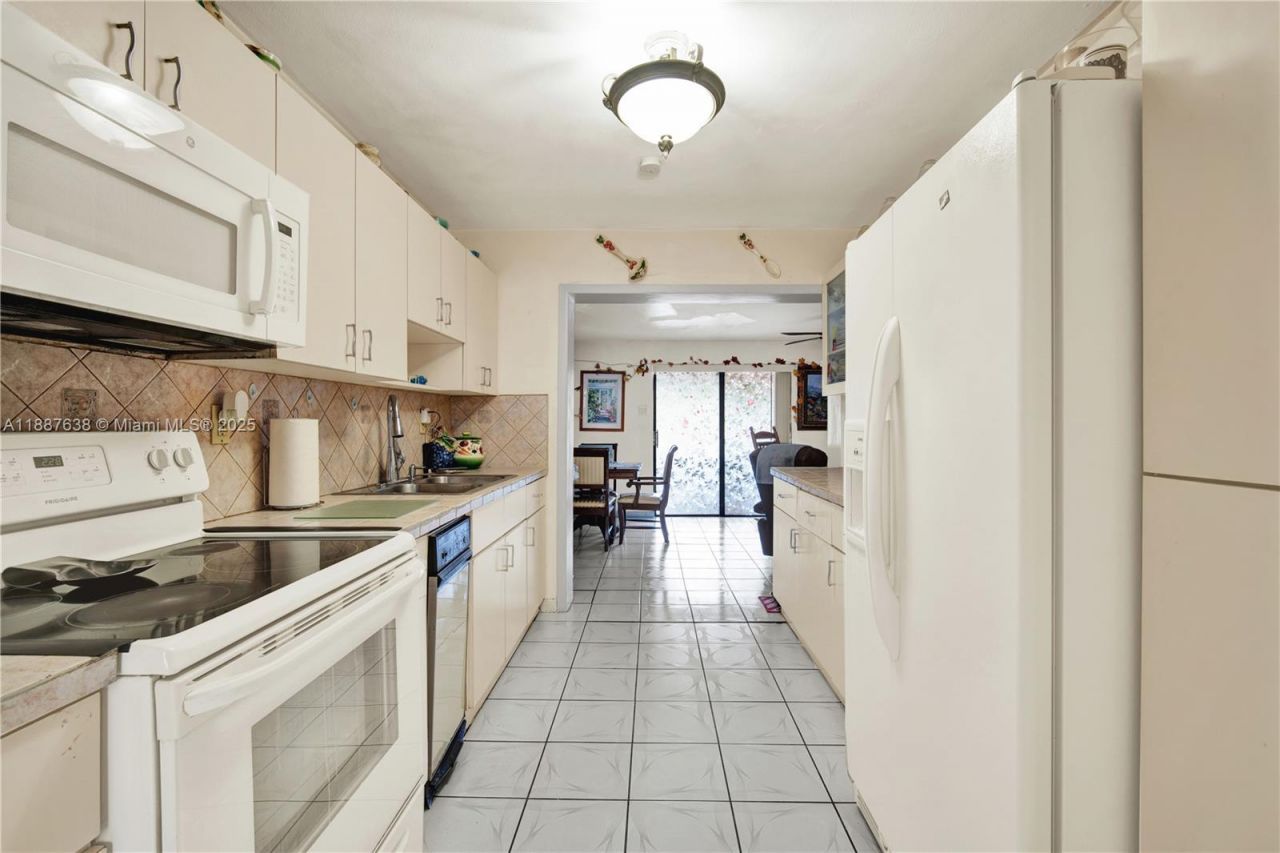 18690 Belview Dr, Cutler Bay, FL 33157 Photo