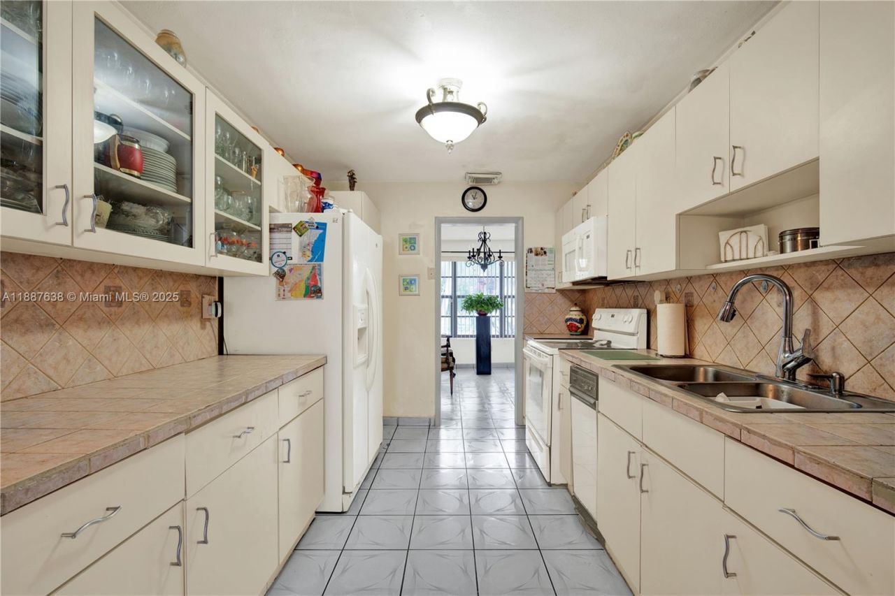 18690 Belview Dr, Cutler Bay, FL 33157 Photo