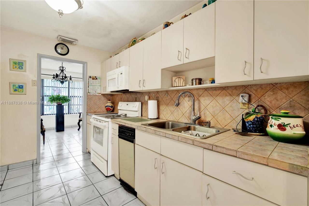 18690 Belview Dr, Cutler Bay, FL 33157 Photo