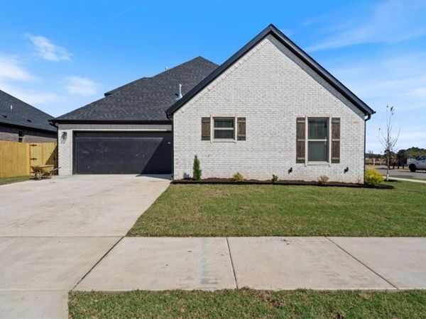 6900 SW Basswood Street, Bentonville, AR 72713