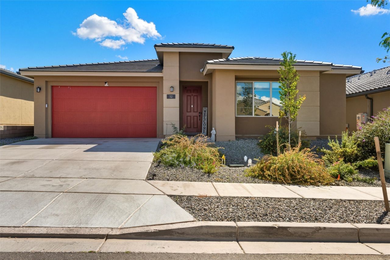 32 Wirecrest Lane, Santa Fe, NM 87508 Main Photo