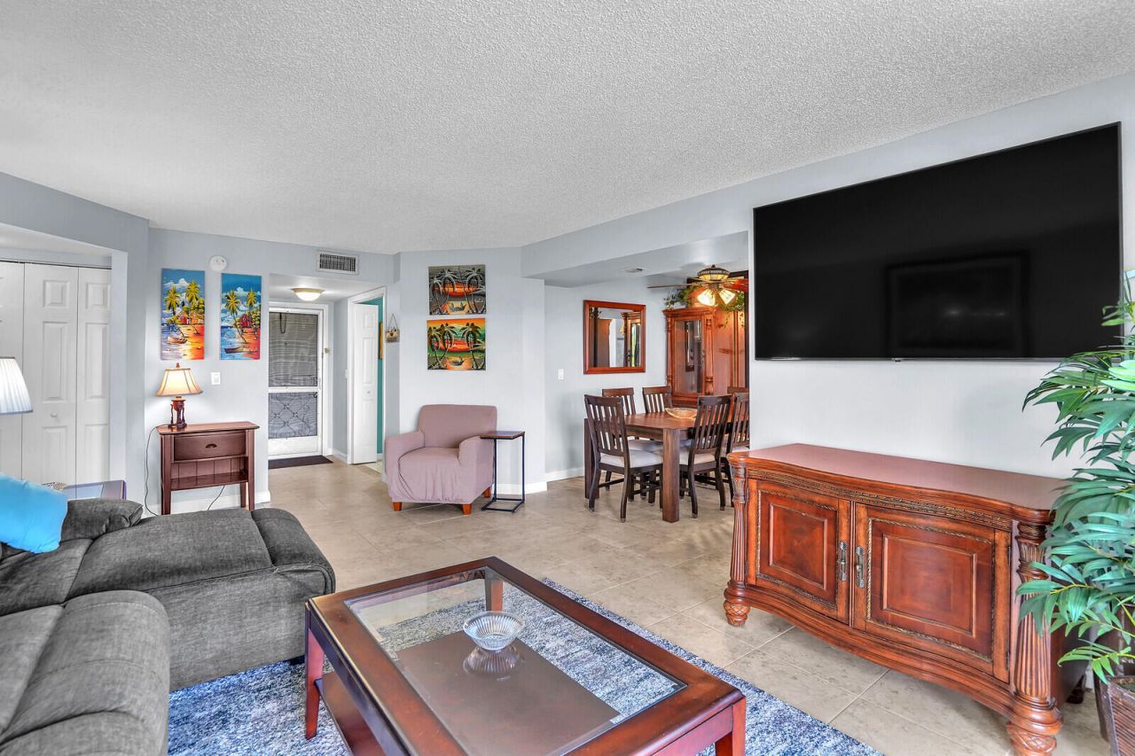 3959 Via Poinciana, Unit 503, Lake Worth, FL 33467 Photo