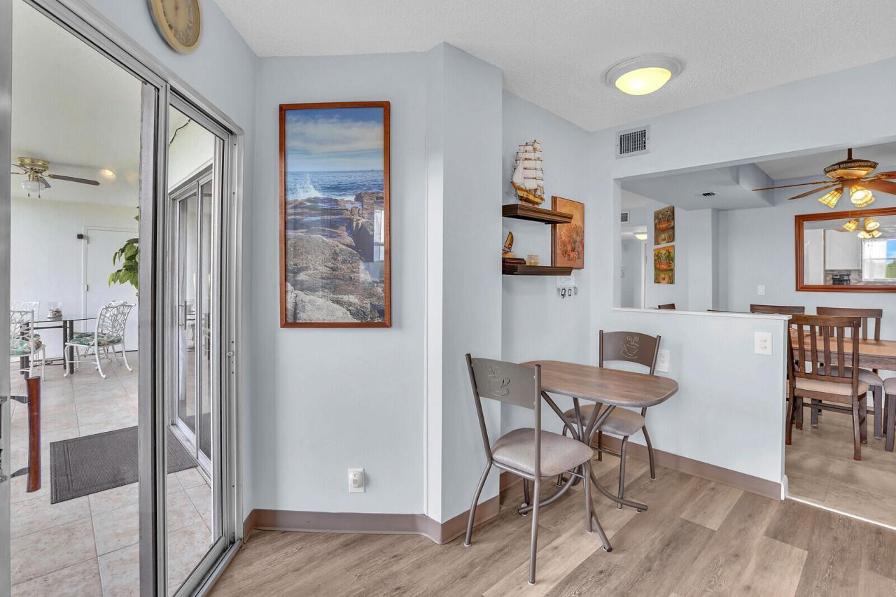 3959 Via Poinciana, Unit 503, Lake Worth, FL 33467 Photo