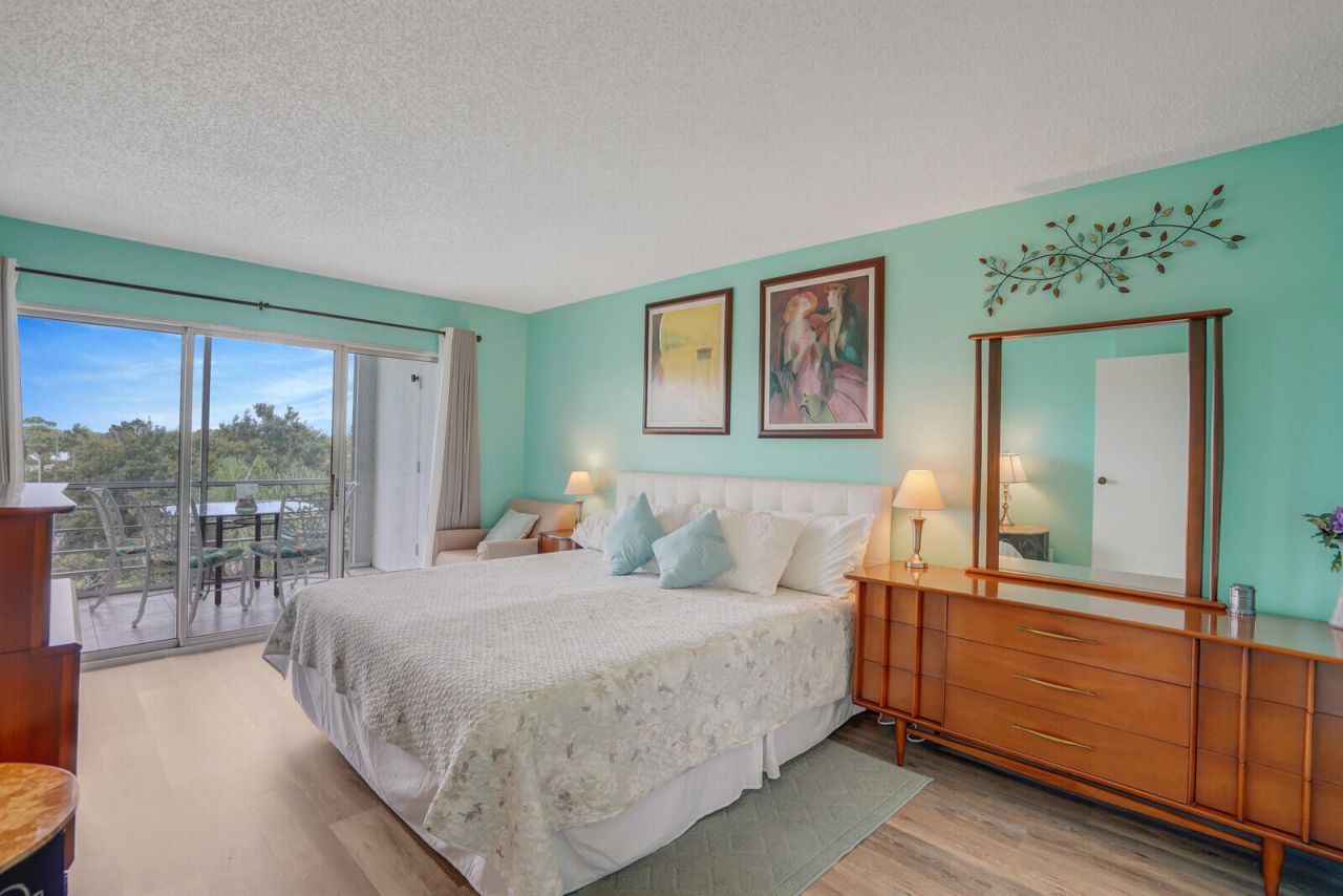 3959 Via Poinciana, Unit 503, Lake Worth, FL 33467 Photo