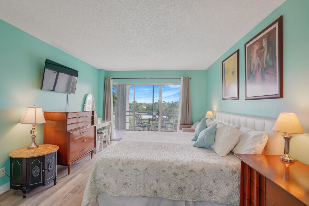 3959 Via Poinciana, Unit 503, Lake Worth, FL 33467 Photo