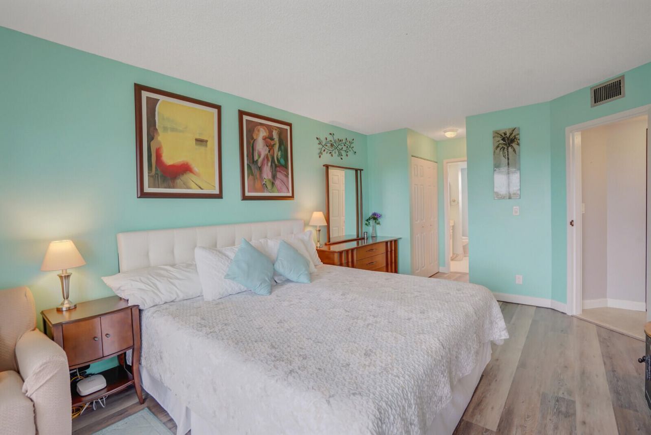3959 Via Poinciana, Unit 503, Lake Worth, FL 33467 Photo
