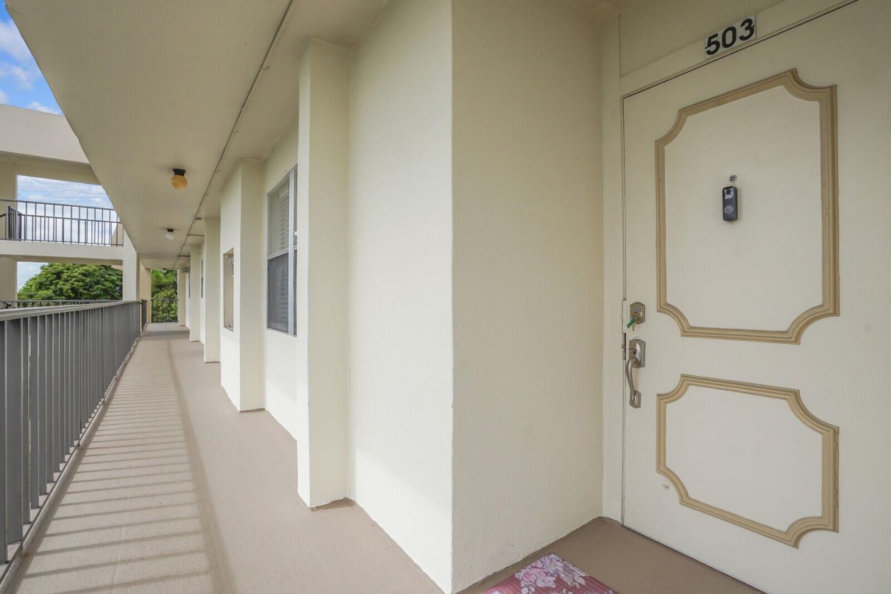 3959 Via Poinciana, Unit 503, Lake Worth, FL 33467 Photo