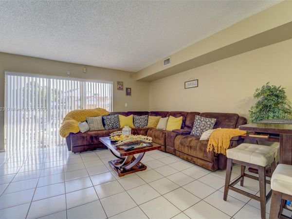 14915 SW 80th St, Unit 205, Miami, FL 33193