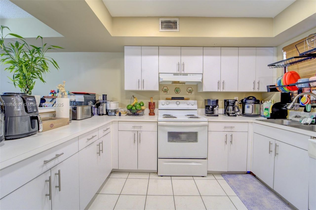 14915 SW 80th St, Unit 205, Miami, FL 33193 Photo