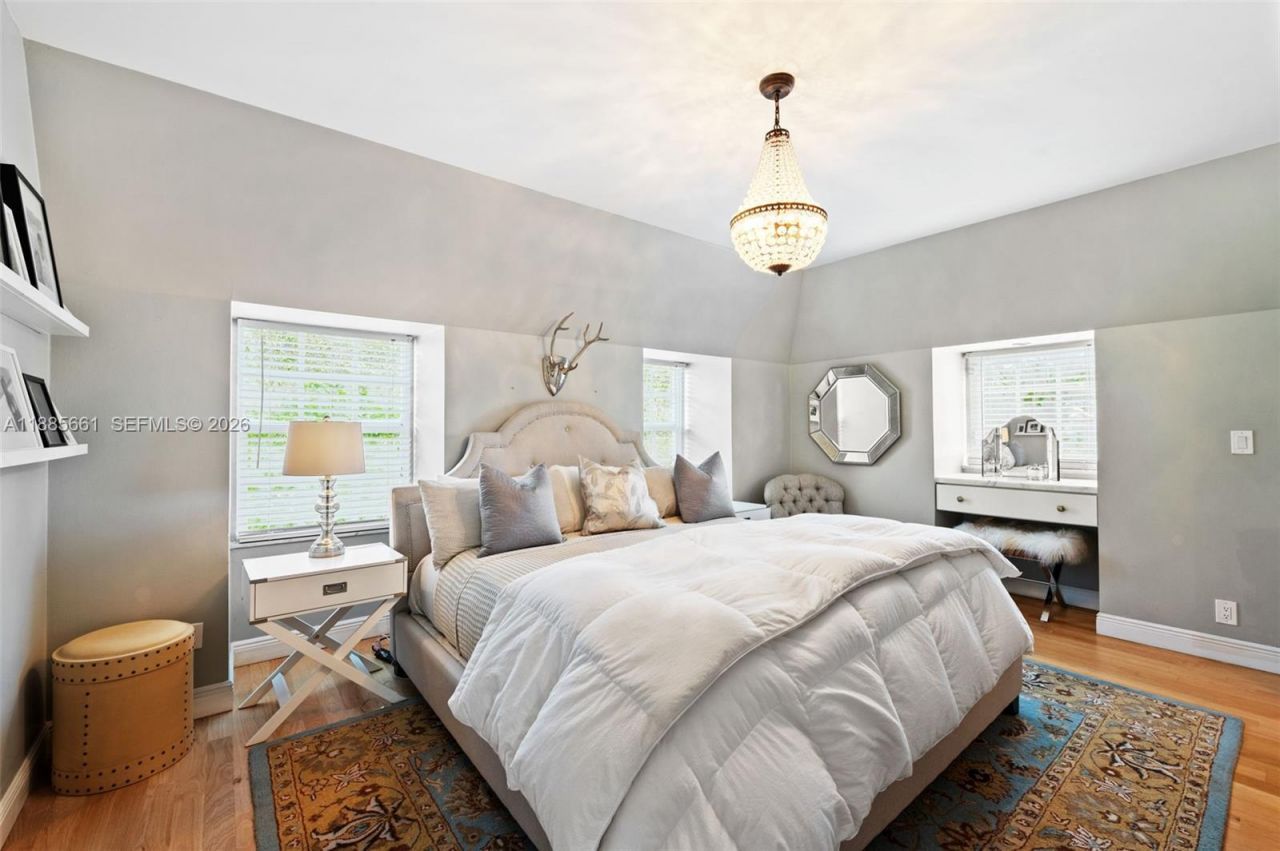 1314 Country Club Prado, Coral Gables, FL 33134 Photo