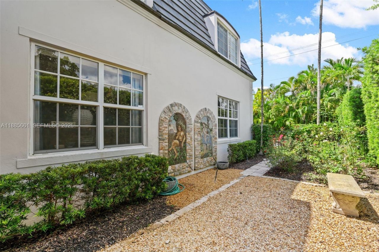 1314 Country Club Prado, Coral Gables, FL 33134 Photo