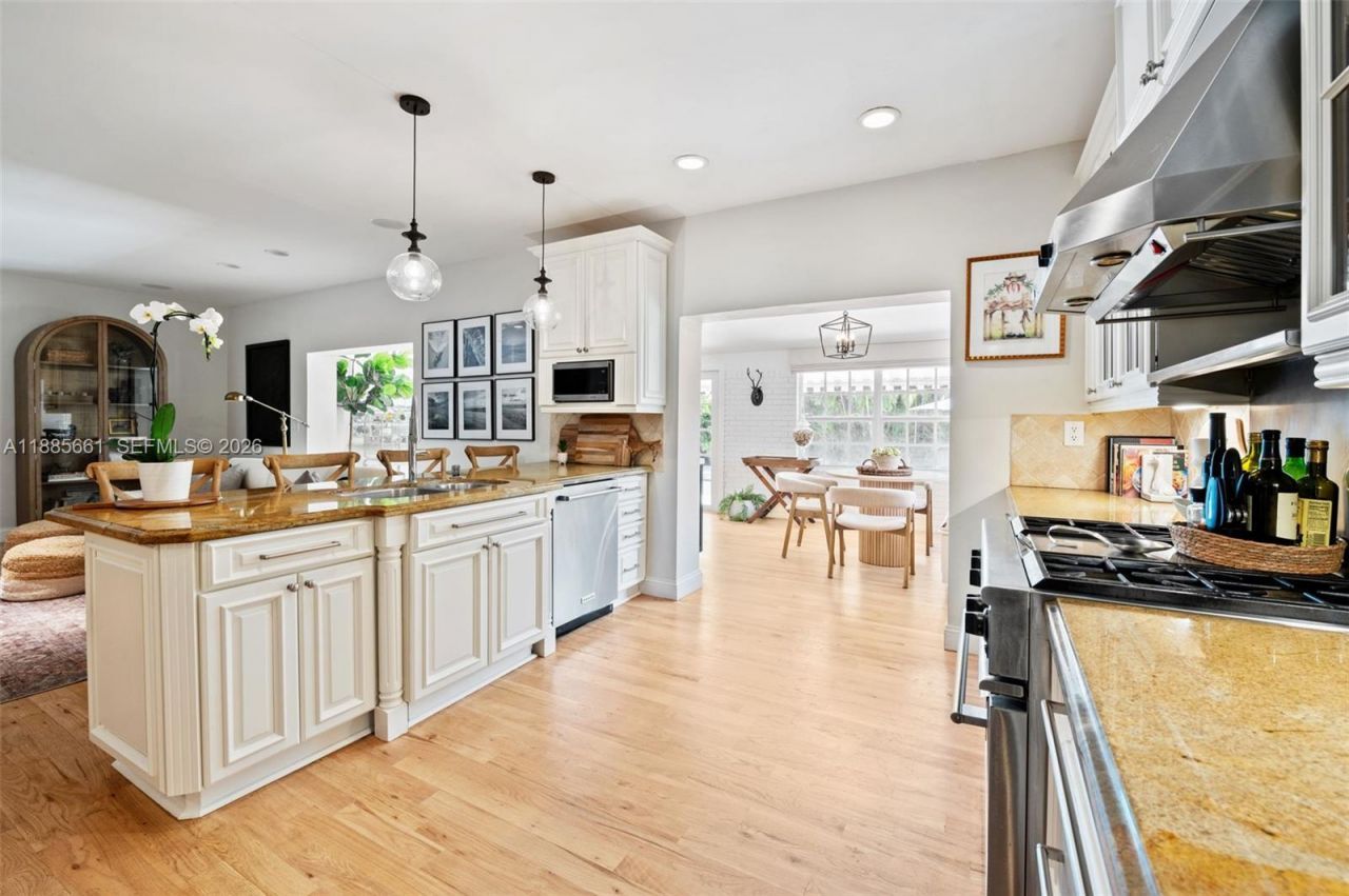 1314 Country Club Prado, Coral Gables, FL 33134 Photo