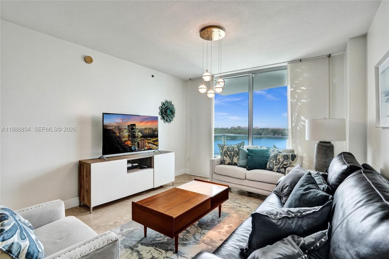 2681 N Flamingo Rd, Unit 605S, Sunrise, FL 33323 Photo