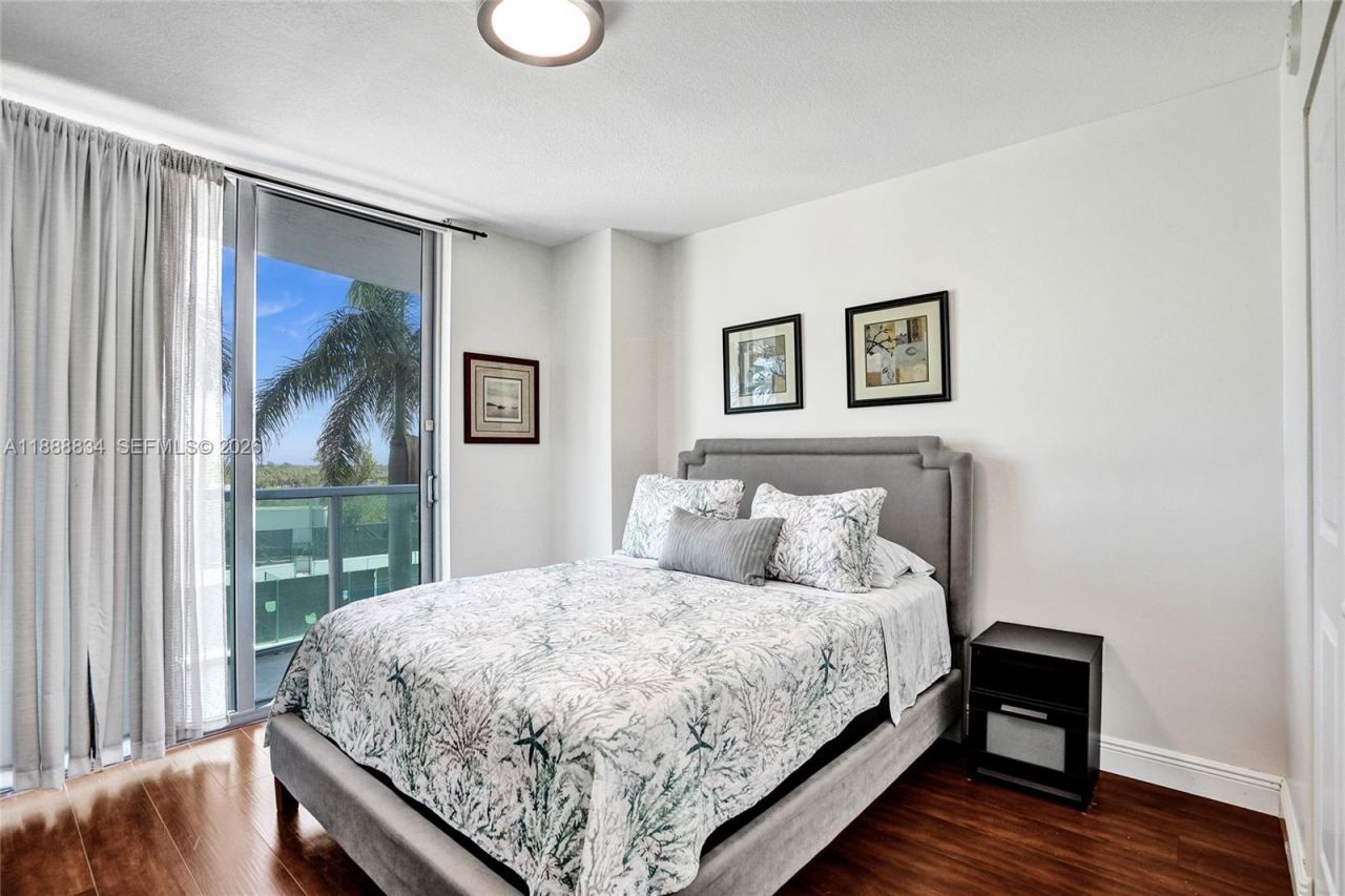 2681 N Flamingo Rd, Unit 605S, Sunrise, FL 33323 Photo