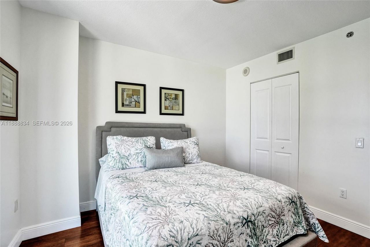 2681 N Flamingo Rd, Unit 605S, Sunrise, FL 33323 Photo