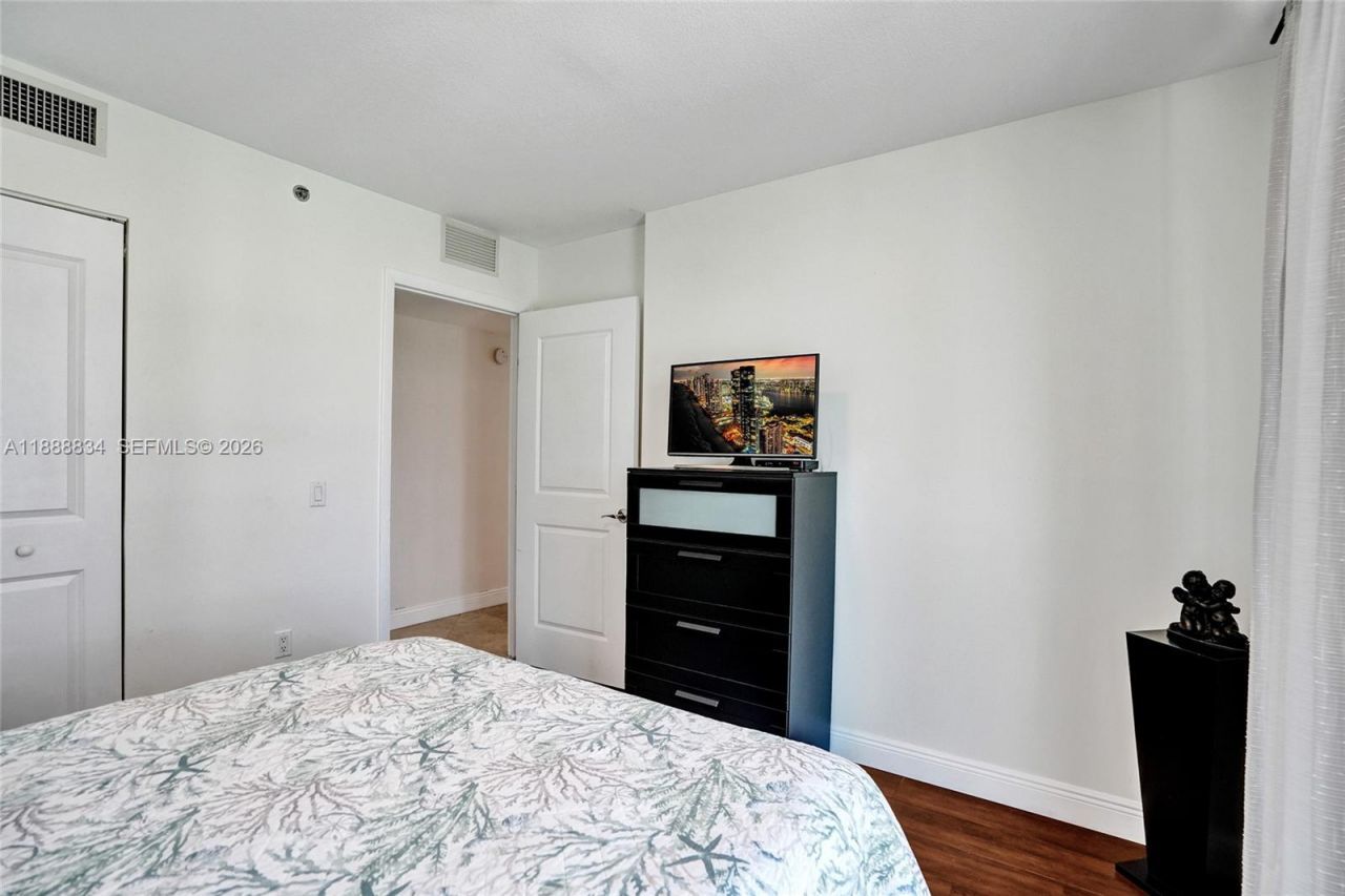 2681 N Flamingo Rd, Unit 605S, Sunrise, FL 33323 Photo