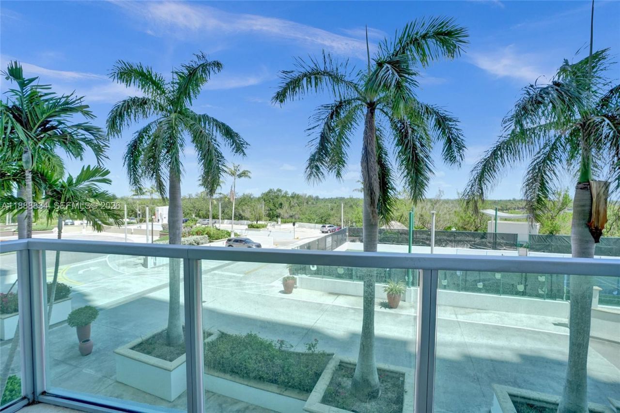 2681 N Flamingo Rd, Unit 605S, Sunrise, FL 33323 Photo