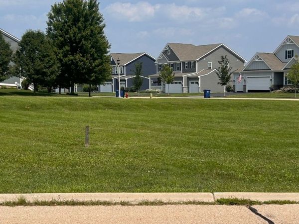 1310 Airs Avenue, Sugar Grove, IL 60554